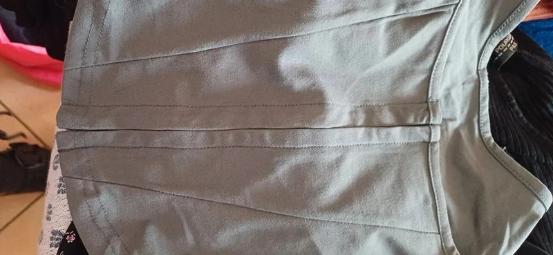 Vestido justo cinza curto com fechos na frente – photo 7